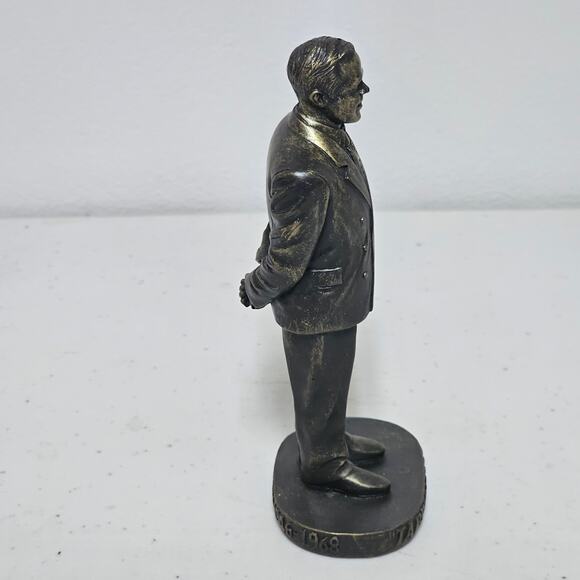 TAPS Gallagher Niagra University 1946-1968 Bobble Dobbies Figurine - Picture 4 of 8